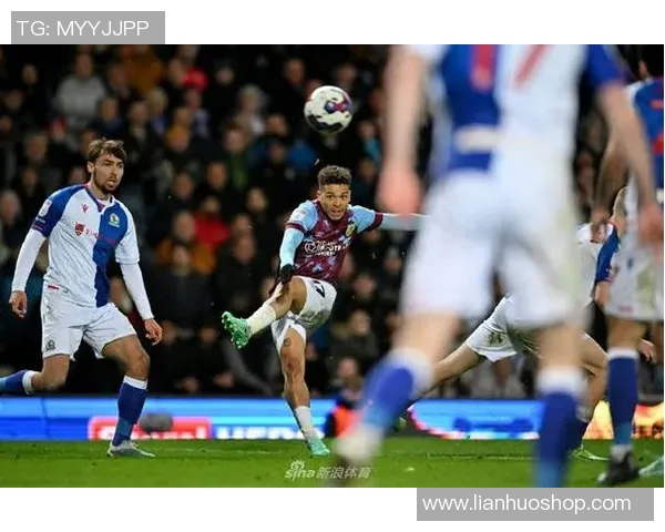 切尔西对阵伯恩利比赛裁判执法分析与争议事件回顾